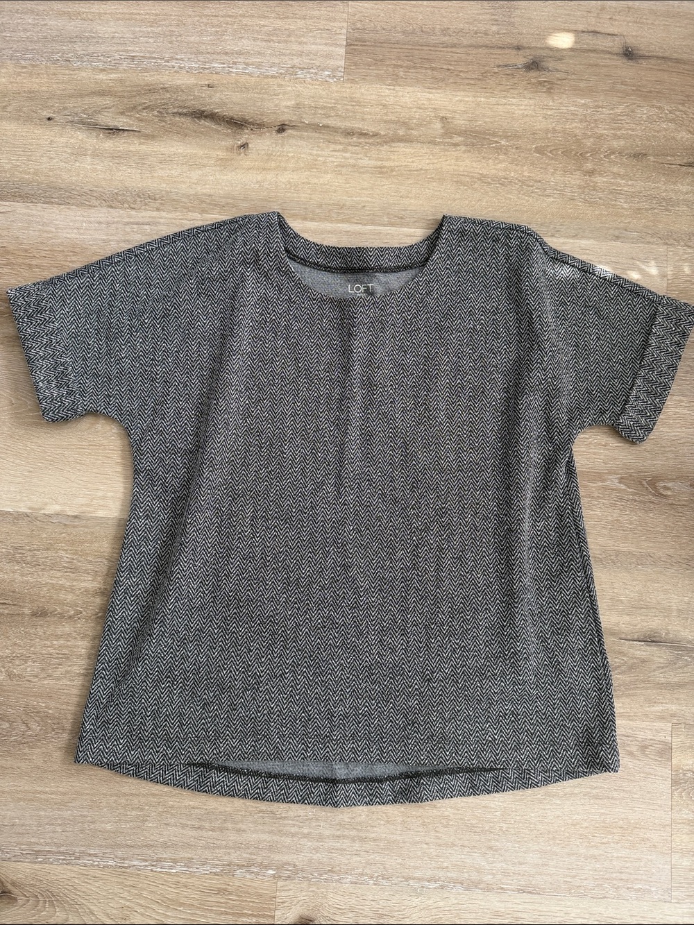 LOFT Black & White Chevron Short Sleeve shirt